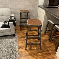 Sturdy Metal Stool $20 ( 4pices Available )
