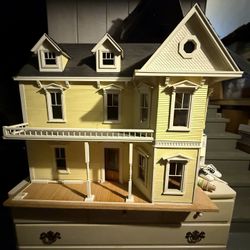 Hand built Vintage Dollhouse 