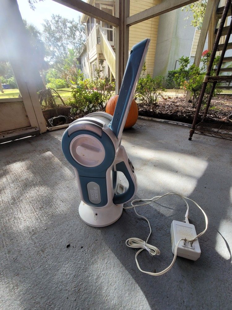 Black And Decker Portable Vacuum 