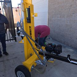 DEWALT 32 Ton 277cc 9.5HP Kohler Engine Horizontal/Vertical Full Beam Hydraulic Log Splitter, Auto Return/lntegrated Log Cradle
