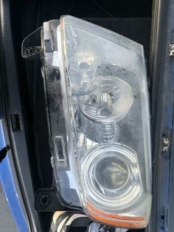 11-13 Jeep Grand Cherokee Headlights