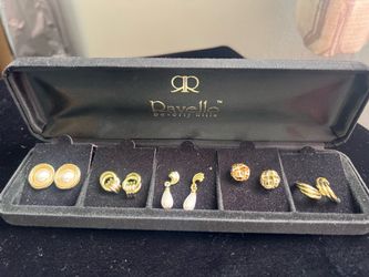 VTG Ravello Beverly Hills jewelry set featuring five pairs of gold-toned earrings