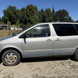 Toyota Siena  2001