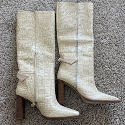 New NWT Alexandre Birman Crocodile Boots