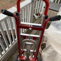 Hand truck- Milwaukee - 1,000 lbs. Capacity 4-in-1 Hand Truck