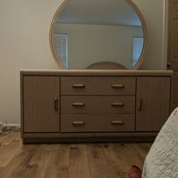 Dresser W/ Mirror