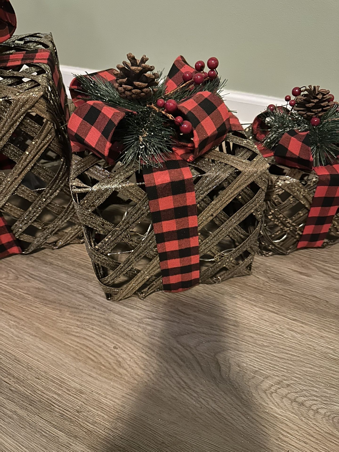 Northlight Set of 3 Rustic Rattan Lighted Christmas Gift Box Decorations