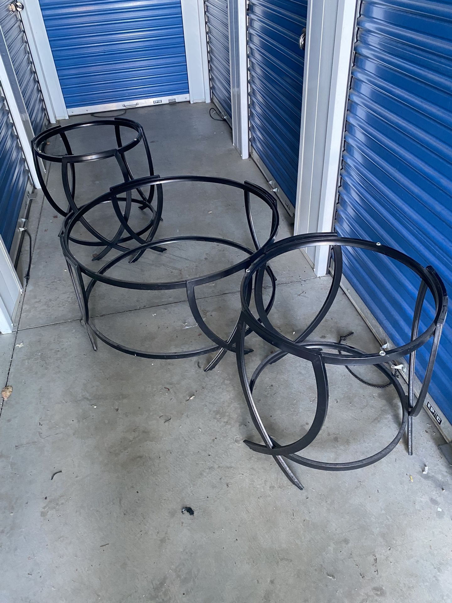 1 coffee Table And Two End Tables 