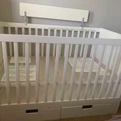 Baby Crib With Drawer And Mattress And Bedding