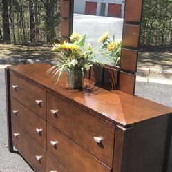 Modern Solid Wood Long Dresser, Big Drawers, Big Mirror. Drawers  Sliding Smoothly Great Conditipn