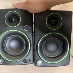 Mackie Speakers 3.5” 