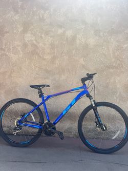 GT mountain bike DISK BRAKES gears & brakes in great condition
