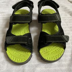 Khombu Boys Sandals- Kids Size 3