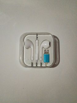 Apple EarPods with Lightning Connector