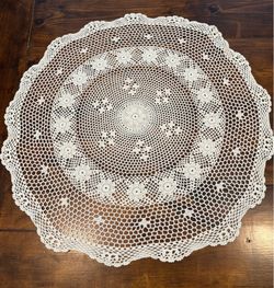 Vintage Handmade Crocheted Cotton Tablecloth / Large Doily – 32” Round