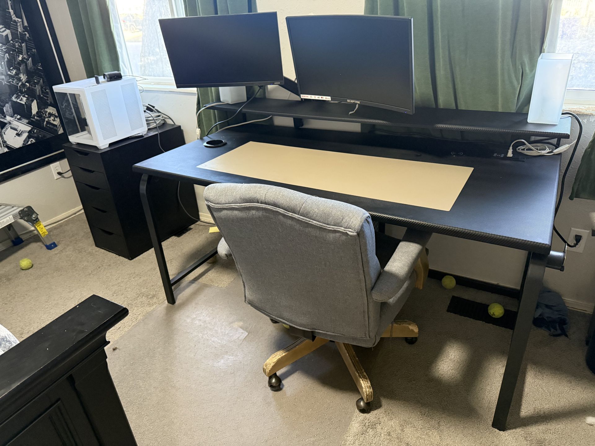 Gaming desk