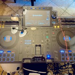 Pioneer XDJ-RX3 DJ Controller - Open Box, few months of usage Selling a Pioneer XDJ-RX3 All-in-One DJ System, perfect for aspiring DJs or professional