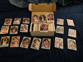 Box of basketball cards early 90s lots of lakers about 400