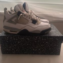 Jordan 4 Midnight Navy’s