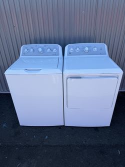 GE Large Capacity Washer And Gas Dryer