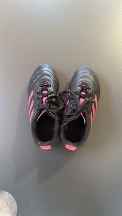 Adidas 12k size soccer cleats