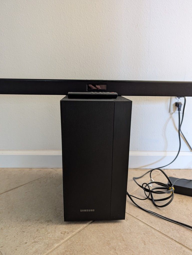 Samsung Soundbar with Subwoofer