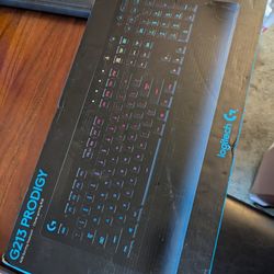 Logitech G213 RGB !!