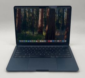 2025 MACBOOK AIR M4 - BRAND NEW