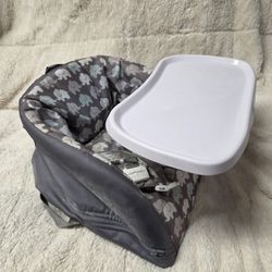 Baby chair with tray