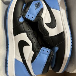 Air Jordan 1 UNC