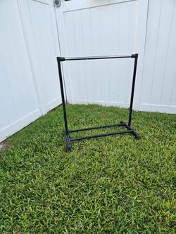 Short Clothes Rack