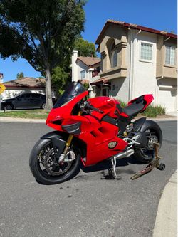 2021 Ducati Panigale V4S