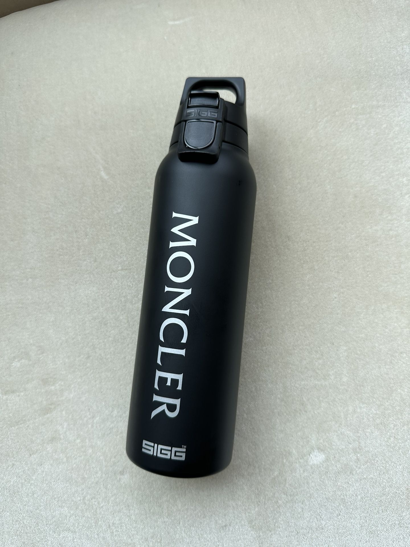 Moncler X SIGG water bottle 0,5L Limited Edition