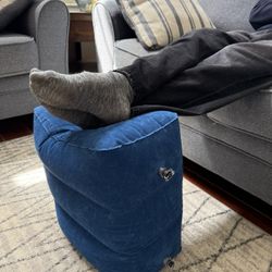Adjustable 3-Layer Inflatable Foot Rest for Airplane 