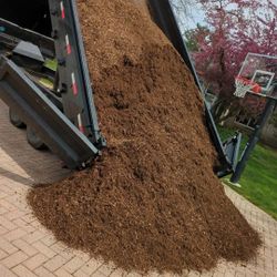 Premium Hardwood Mulch FOR SALE 💲25 