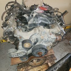 Rebuilt 5.7 Hemi All Internals Are New. Accessories are Used 
