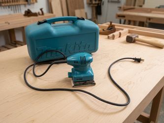 Makita BO4552 Corded Finishing Sander Works Great! Includes case