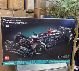 New sealed Lego Mercedes - AMG F1 W14 E performance technic set 42171