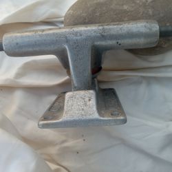 Old School Skateboard Gen 1 Independent Trucks