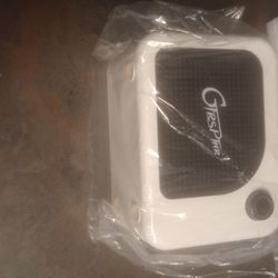 Portable mini guitar amp