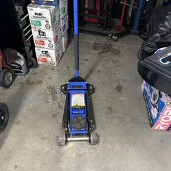 Low Profile 4 Ton Jack. 