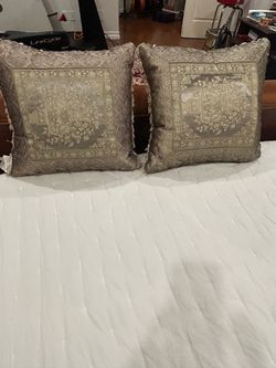 Accent pillows $10 each