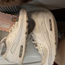 Woman’s Nike Air Max