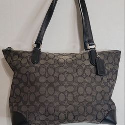Coach Shoulder Strap Purse. 