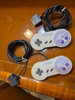 OEM Super Nintendo SNES Controllers SNS-005 x2 
Authentic 
Tested Working 
Great condition