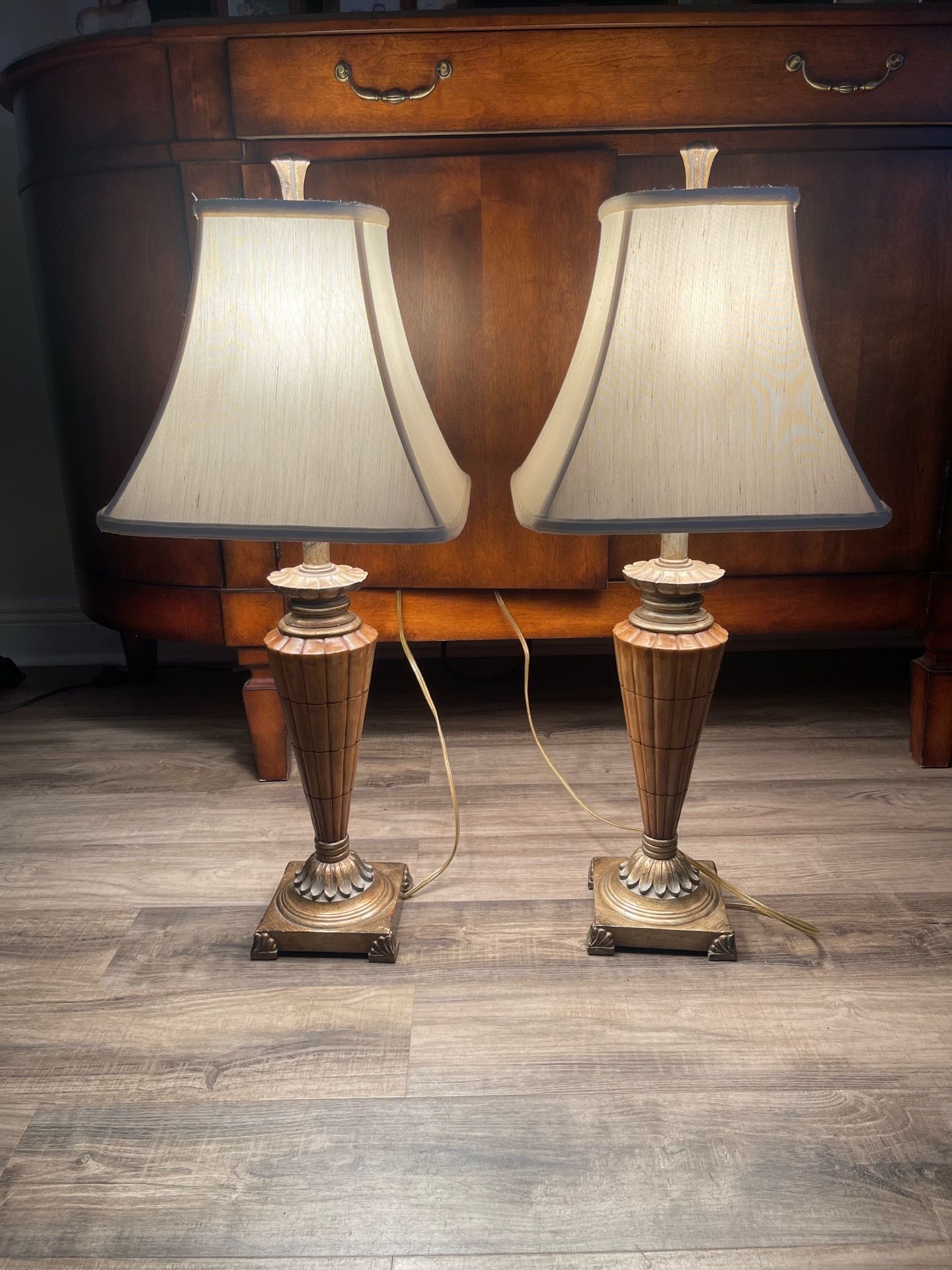 3-Way Table Lamps 30”H X11” X 11” In Good Condition $30 Firm On Price