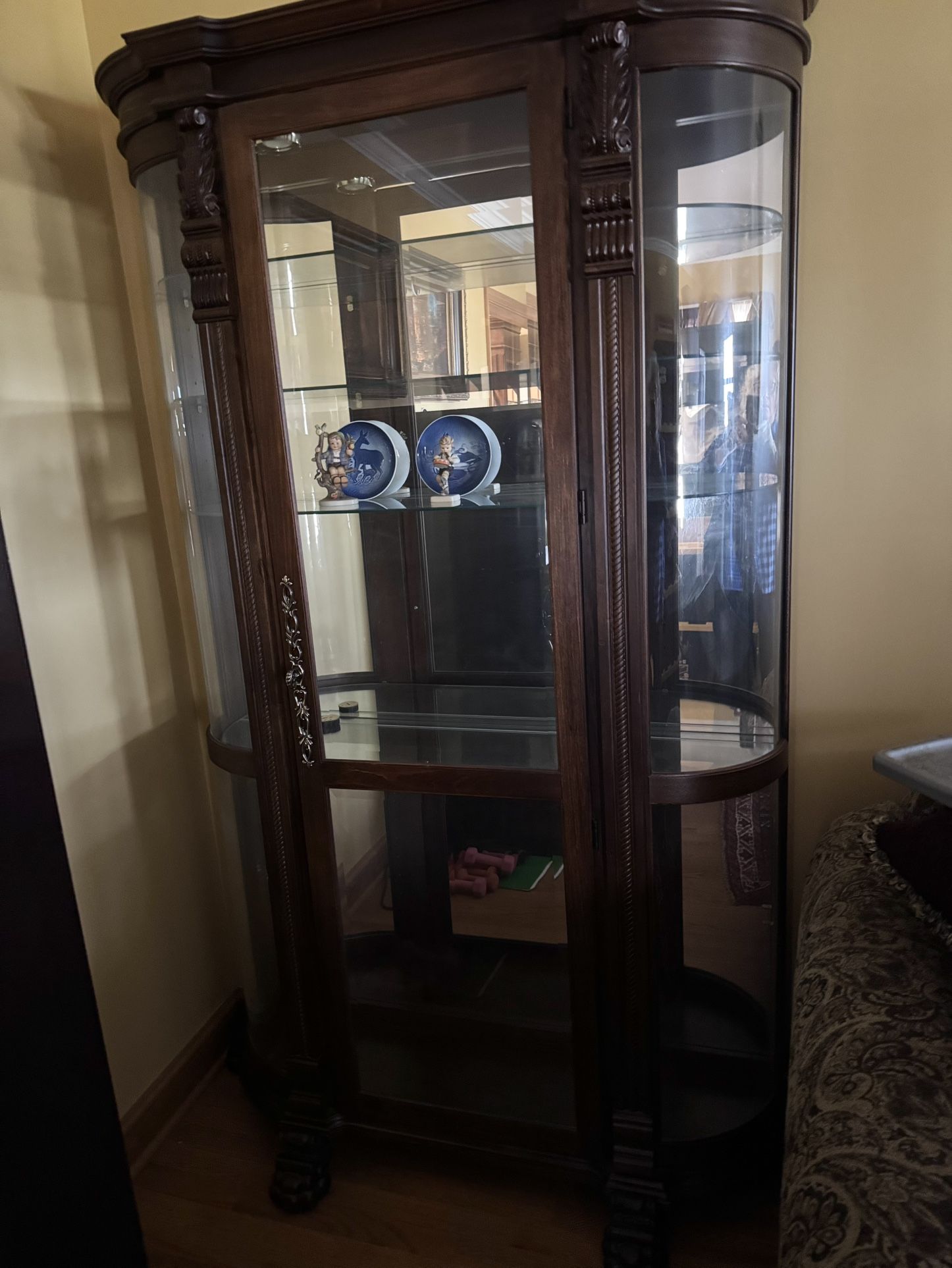 PULASKI CURIO CABINET