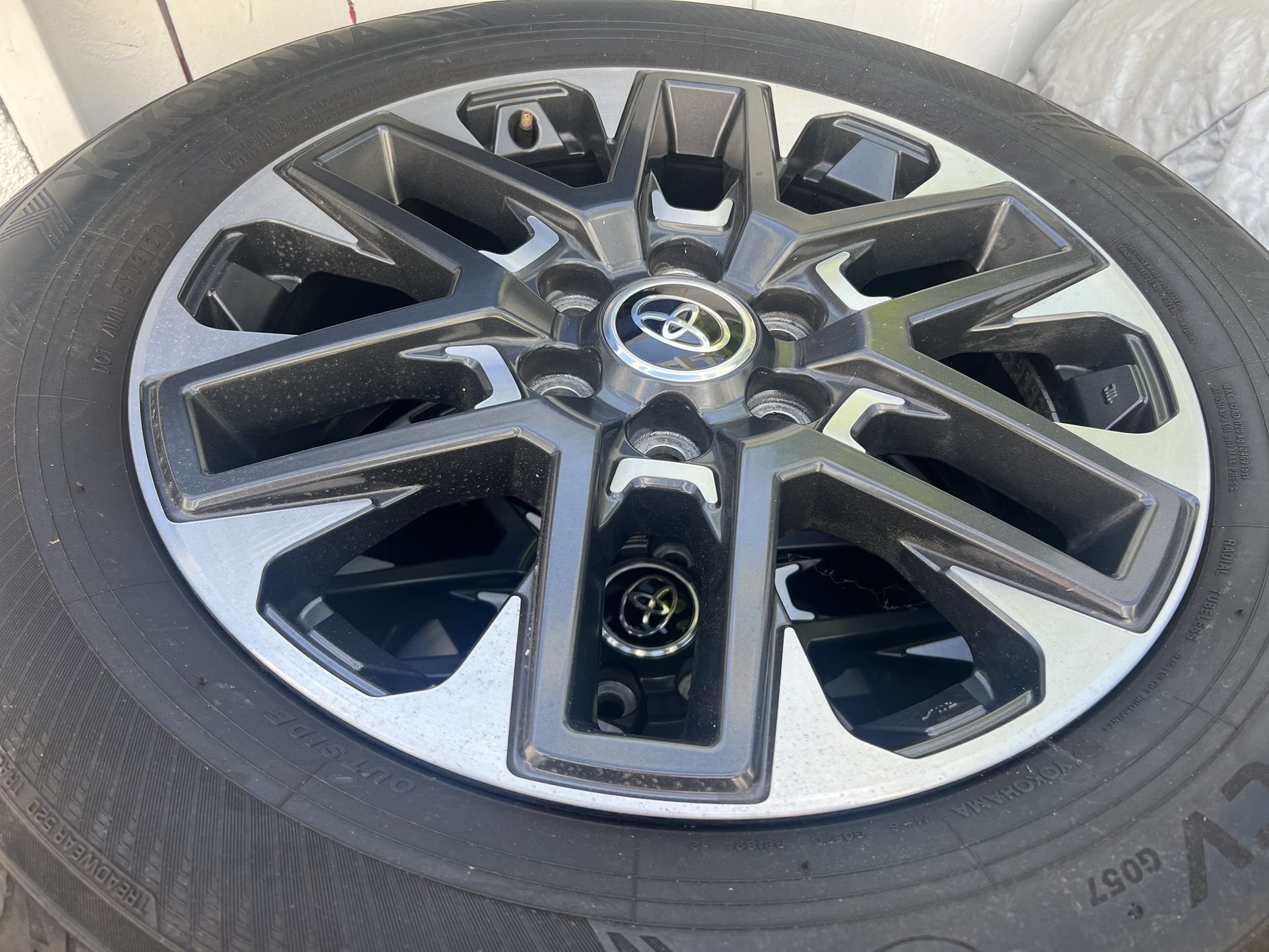 Rines Y Llantas 20” For Sale Para Toyota Tundra 2024