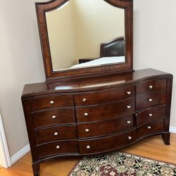Beautiful Dresser With Large Mirror