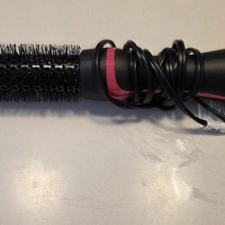 Revlon One step root booster 1.5" Round Styling Hair Dryer Round Brush Like New Barely Used It